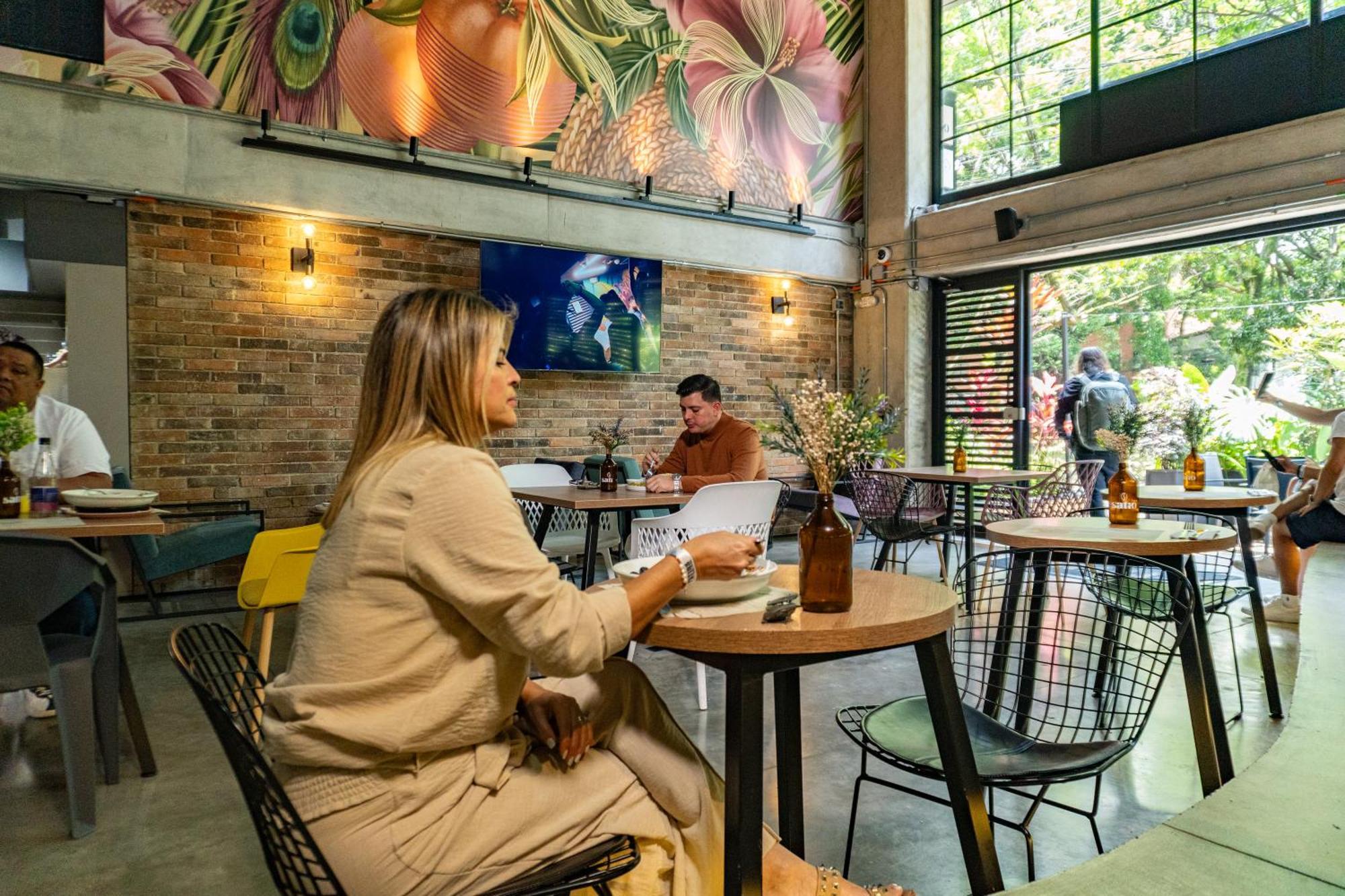 Los Patios Cool Living Medellín Exteriör bild