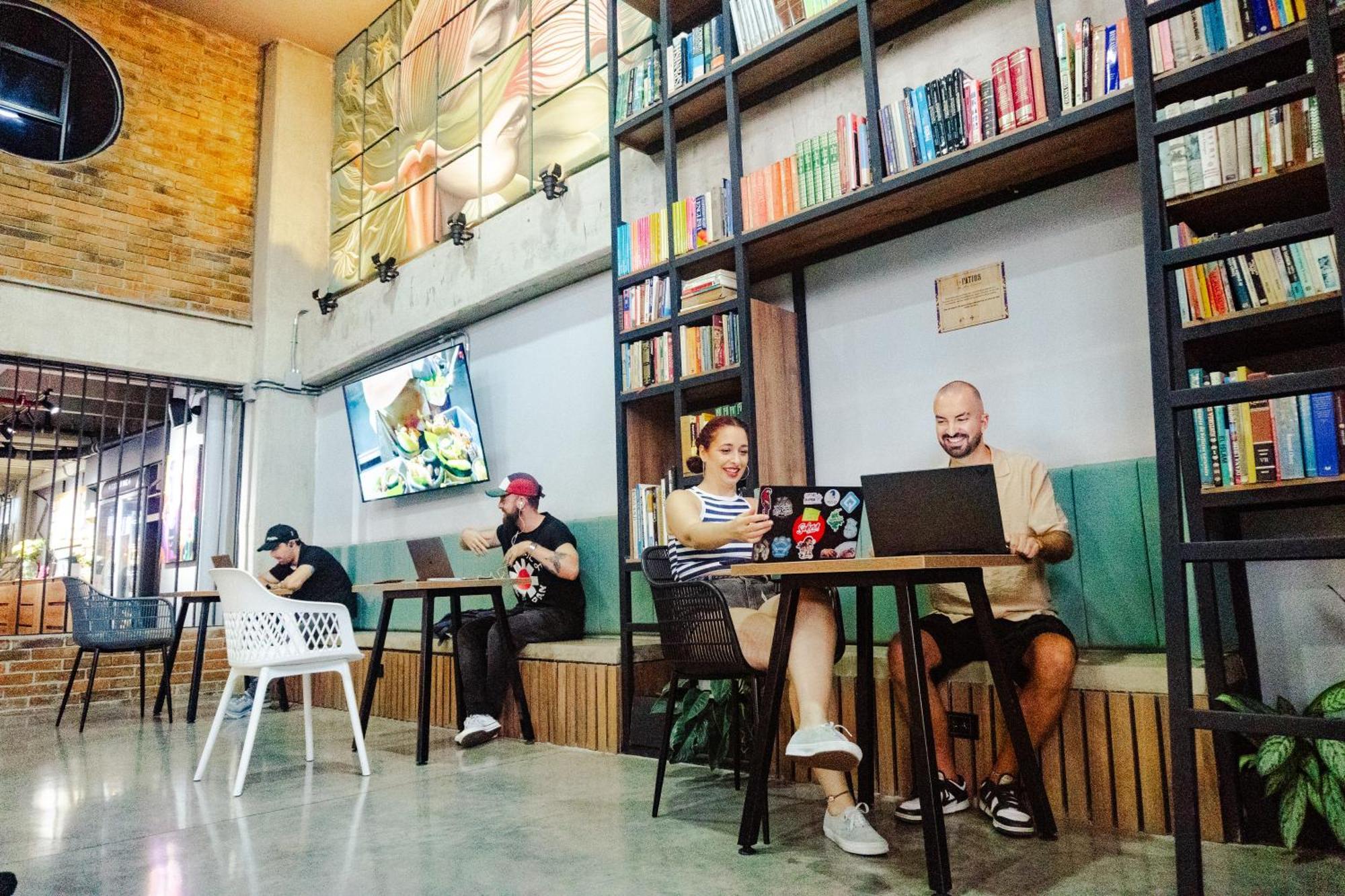 Los Patios Cool Living Medellín Exteriör bild